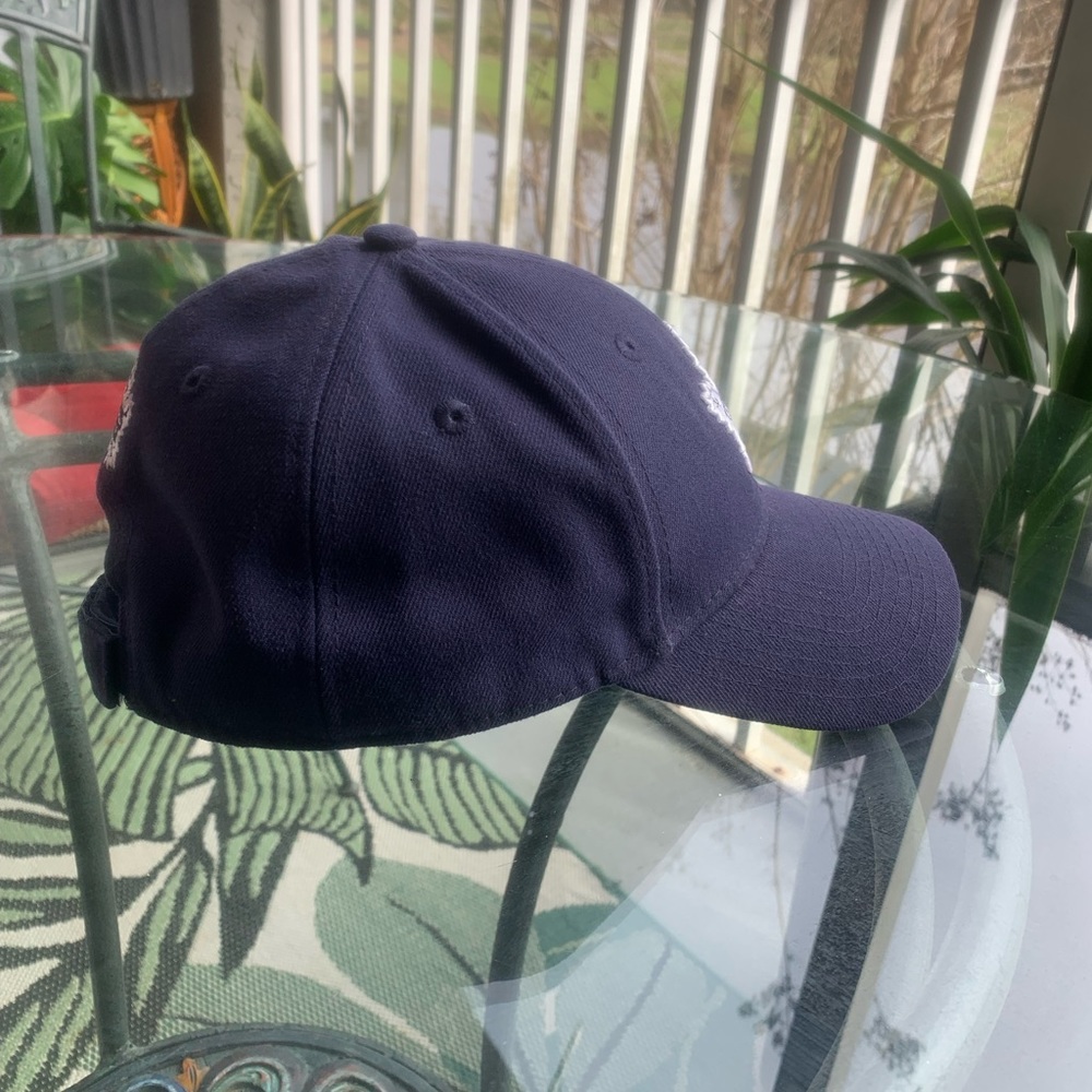 Toronto Maple Leafs Cap 🧢 - Picture 6 of 10
